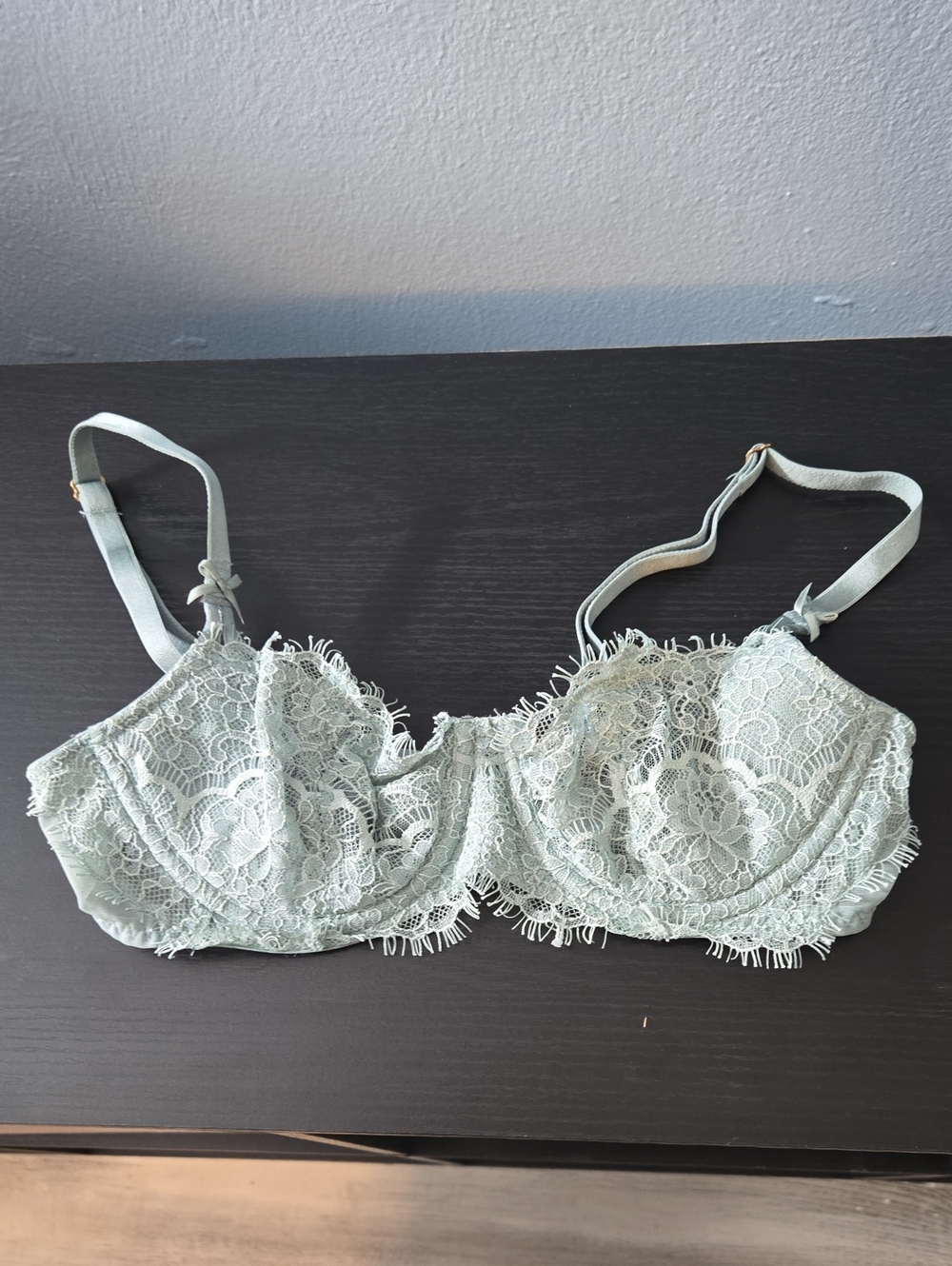 Victoria's Secret Lace Underwire Bra in Light Sage